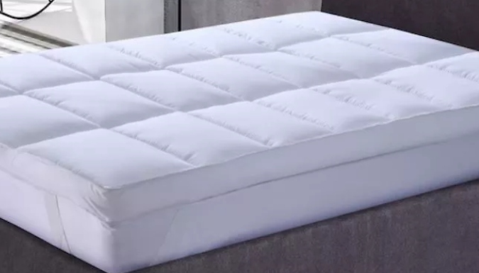 10cm-Deep Luxury Soft Hotel Quality Mattress Topper - 5 Sizes. from Go Groopie