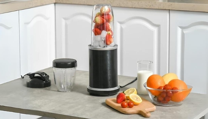 HOMCOM 1000W Blender with Accessories!