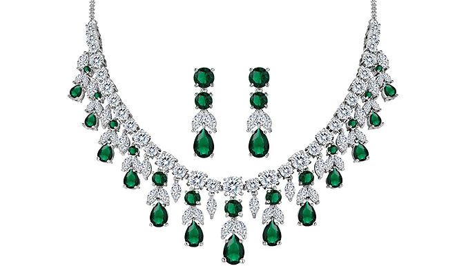 Green Gemstone Pear Cut Created Diamond Jewellery Set