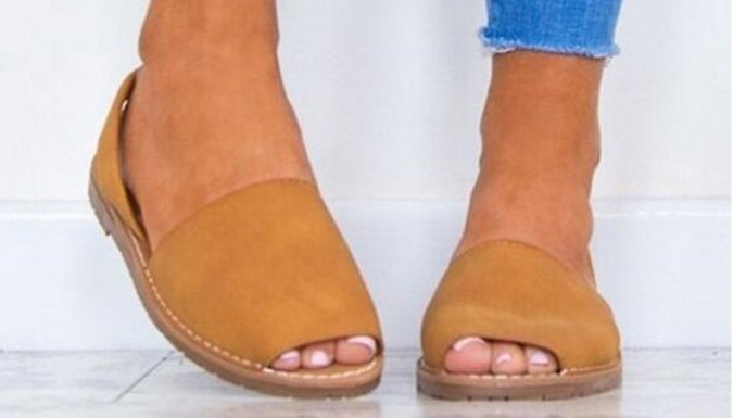 Flat Retro Sandals - 4 Colours & 3 Sizes Flat Retro Sandals - 4 Colours & 3 Sizes