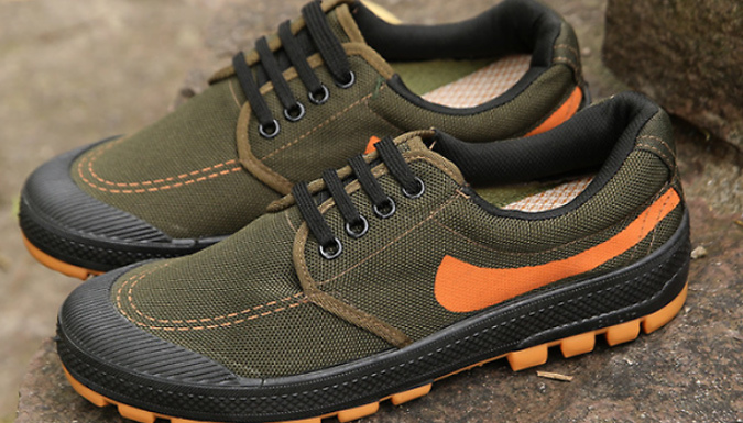 Supertrendinuk Men's Lightweight Breathable Walking Shoes - 5 Sizes