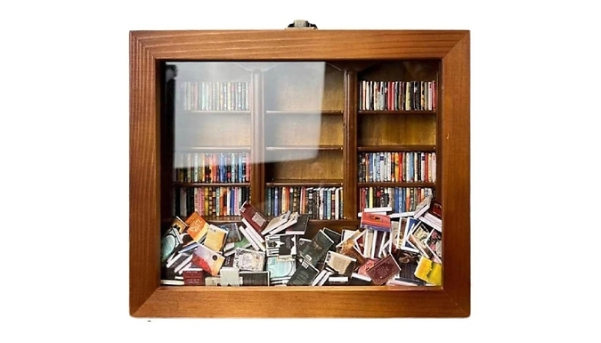 Miniature Bookcase Stress Relief Decoration