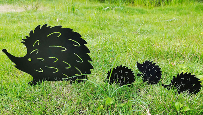 4-Piece Animal Family Metal Lawn Decoration Set - 4 Designs