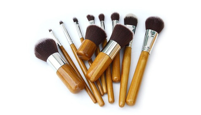 12-Piece Bamboo Handle Make-Up Brush Set from Go Groopie