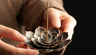 Lotus-shaped Incense Burner - 1 or 2-Pack