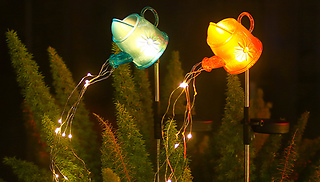 Solar-Powered Watering Can Garden Light - 2 Colours